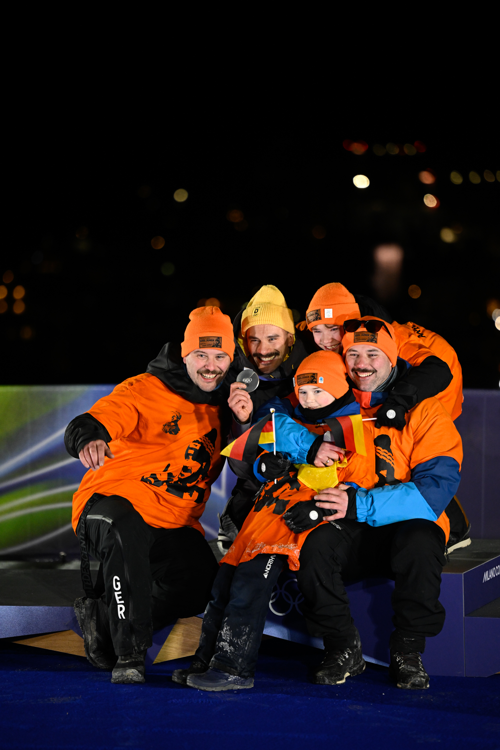 55093374857 96c0a3a454 O