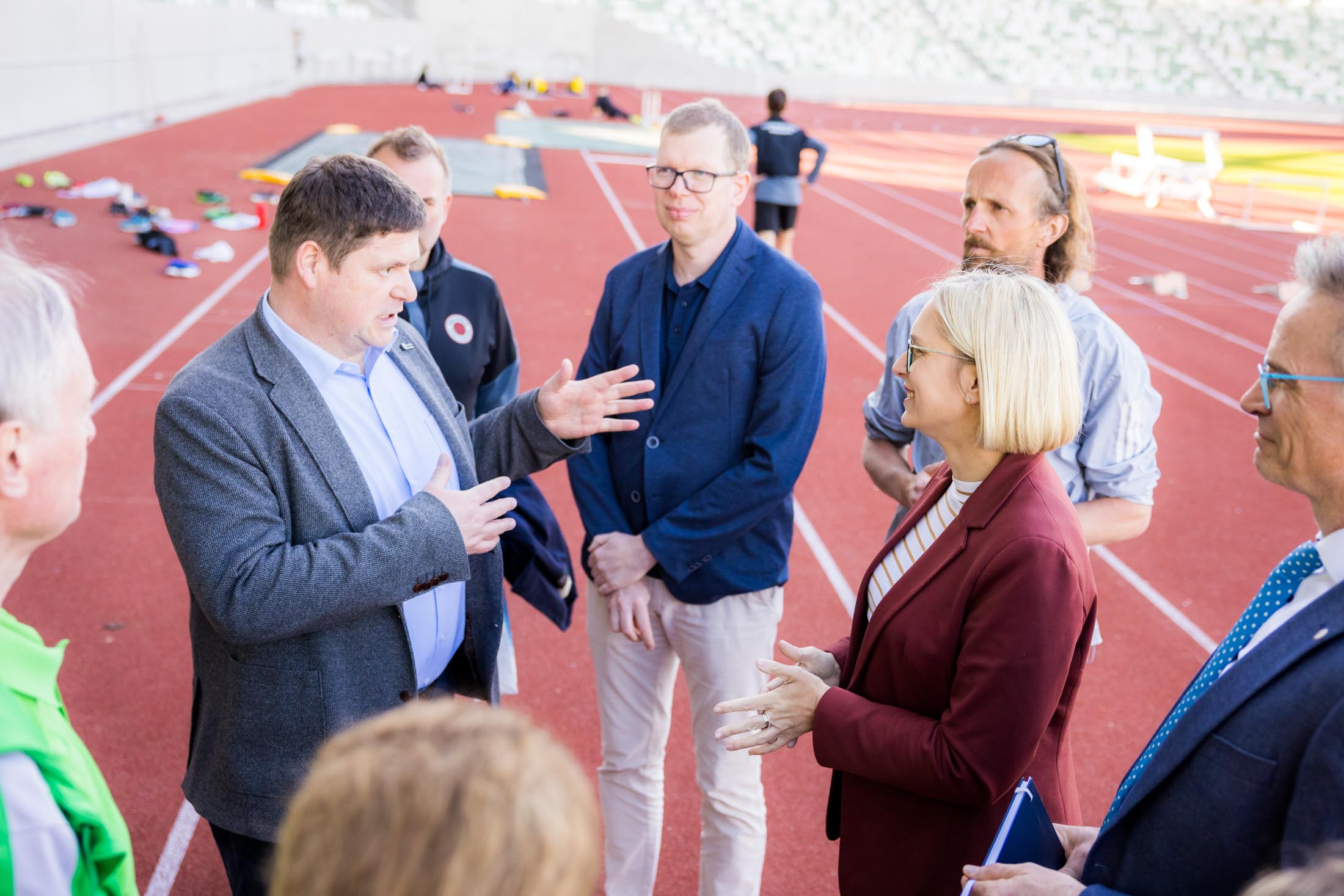 Bild 13: 0083 Dsc Besuch Fr Dr Schenderlein 28april26  Web