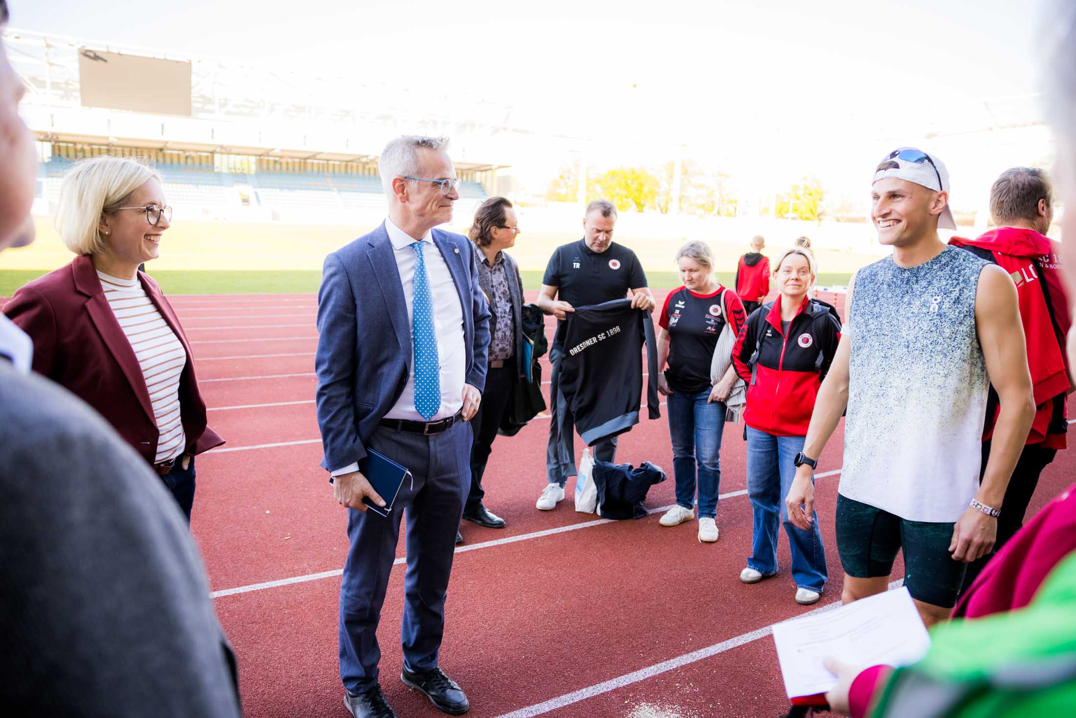 Bild 11: 0087 Dsc Besuch Fr Dr Schenderlein 28april26  Web