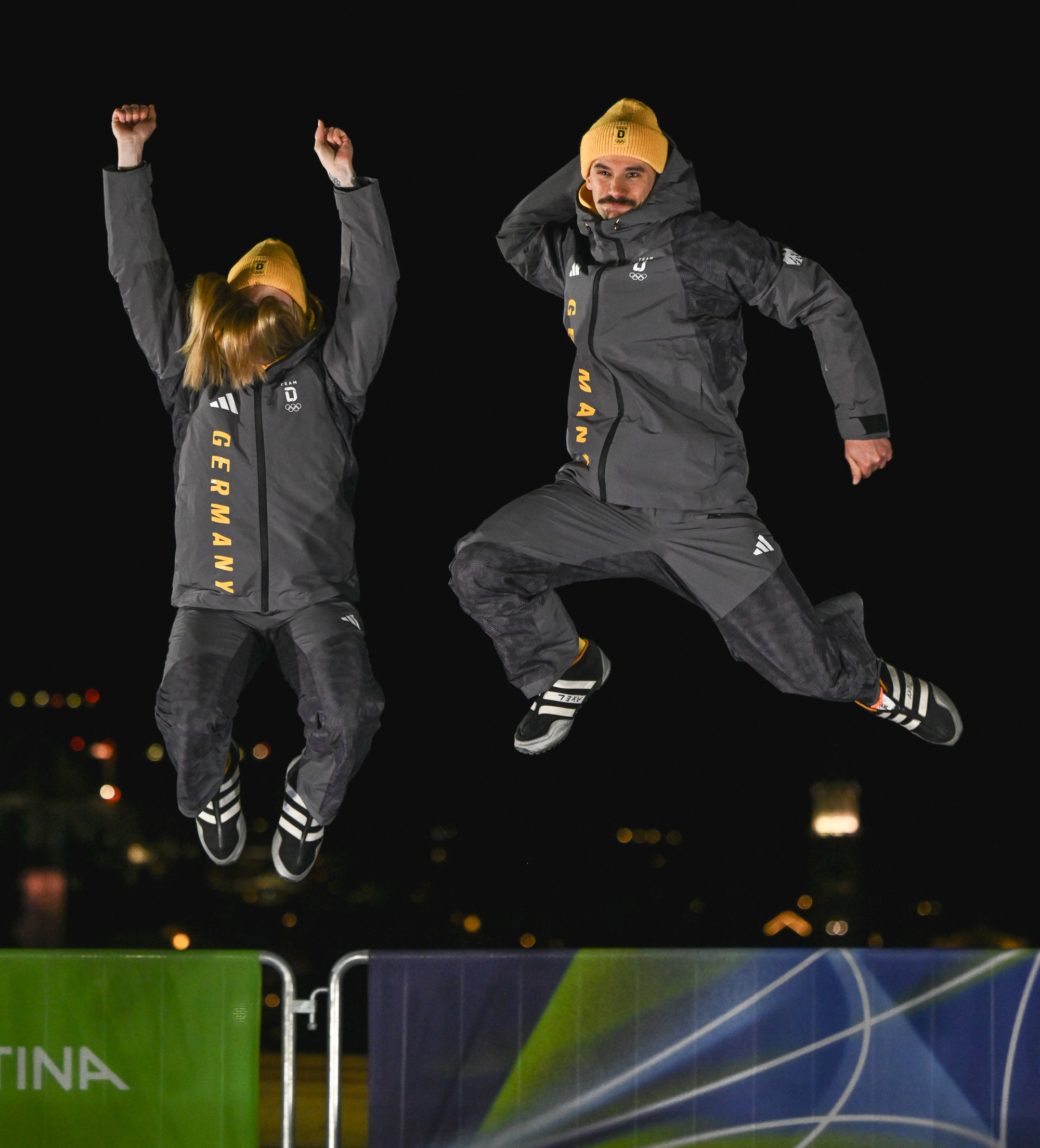 55097526396 2c2c03f328 O