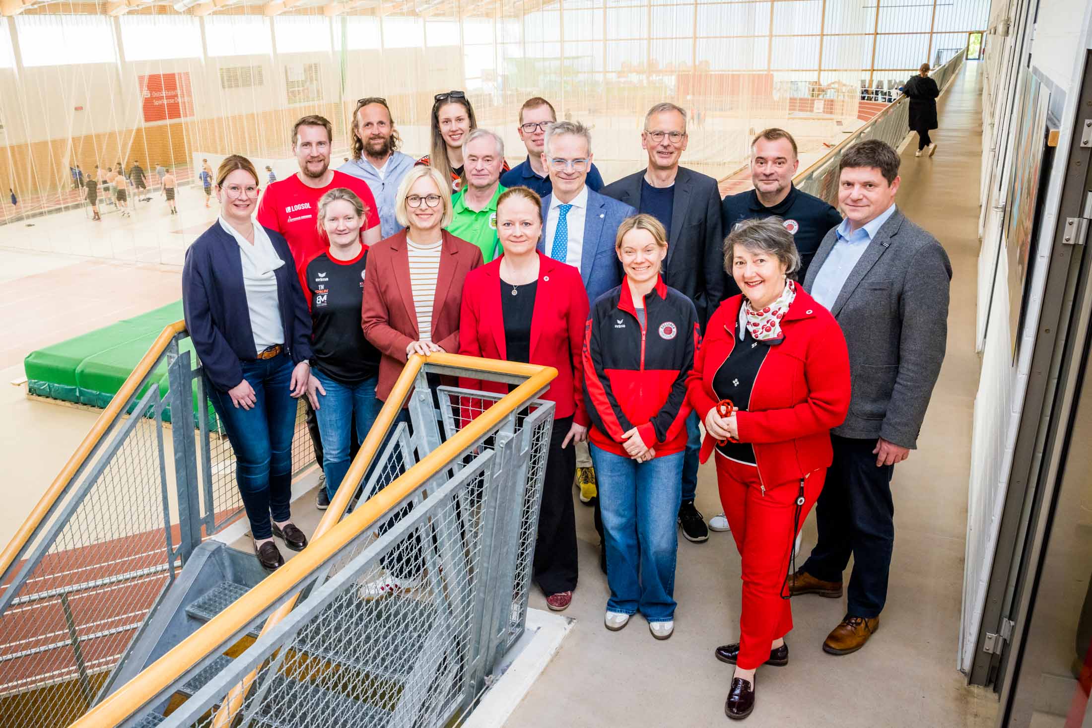 Bild 9: 0051 Dsc Besuch Fr Dr Schenderlein 28april26  Web