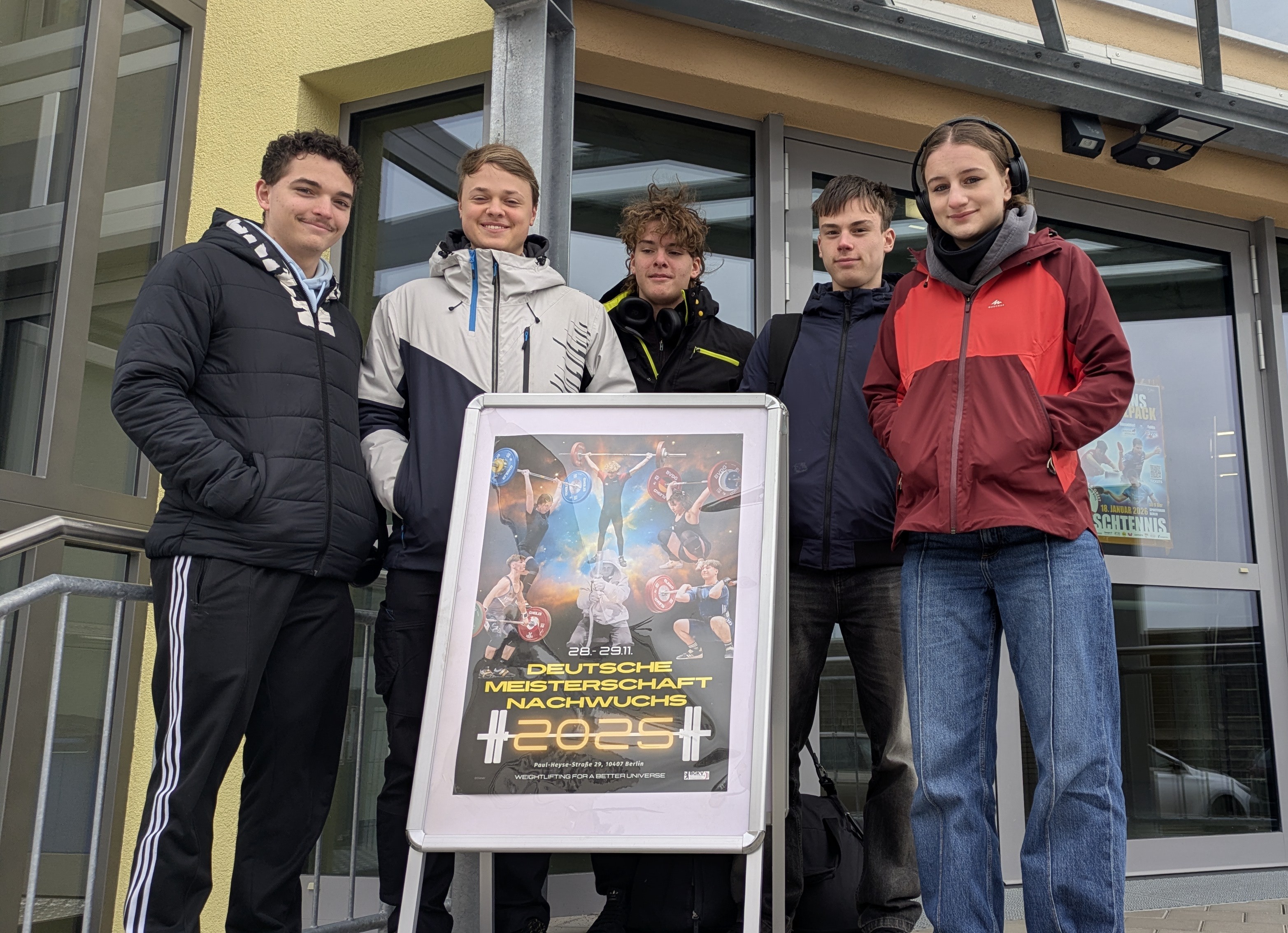 PXL 20251128 083749077